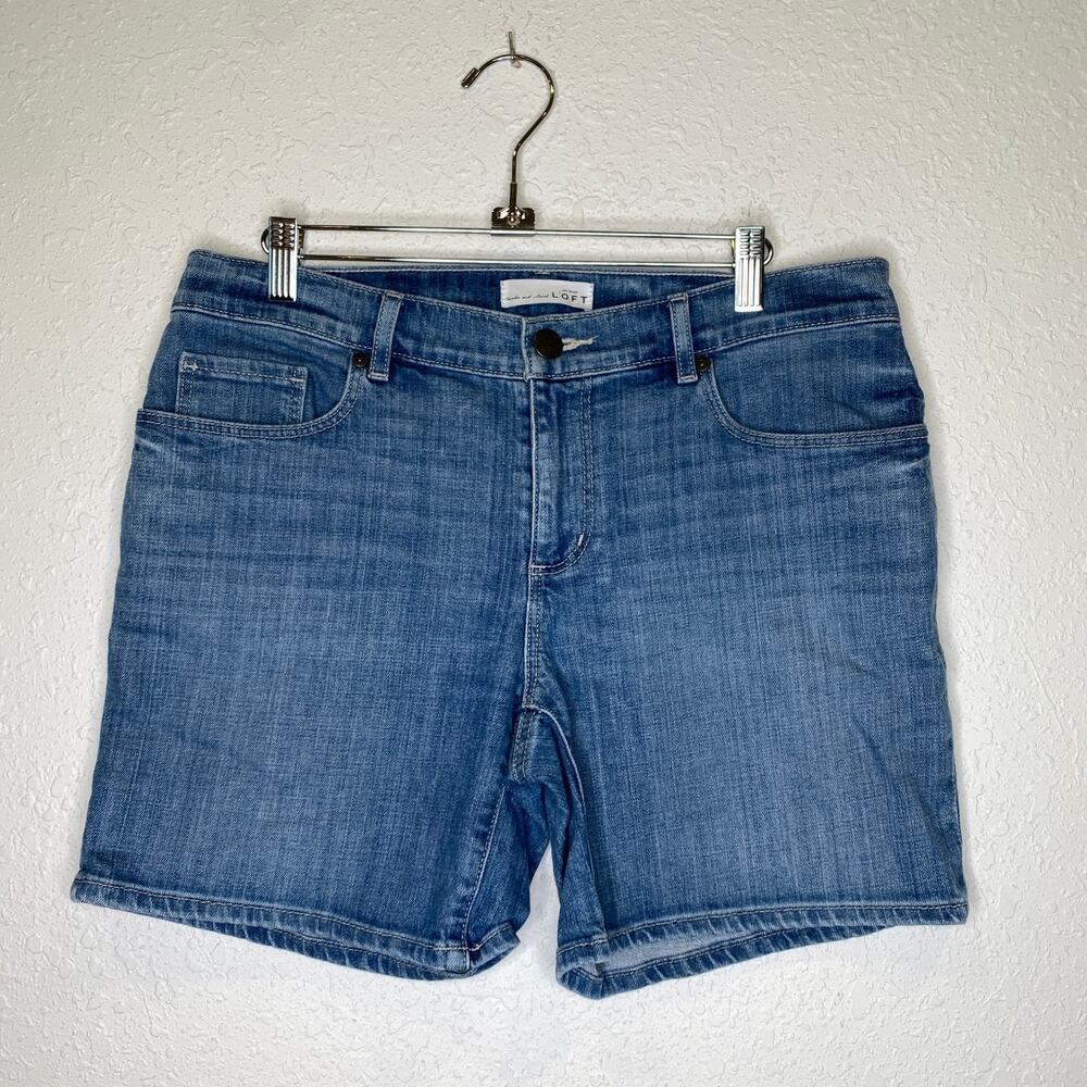 LOFT Medium Wash Denim Jean Shorts Women’s EUC Sz 6/28 Cotton Midrise